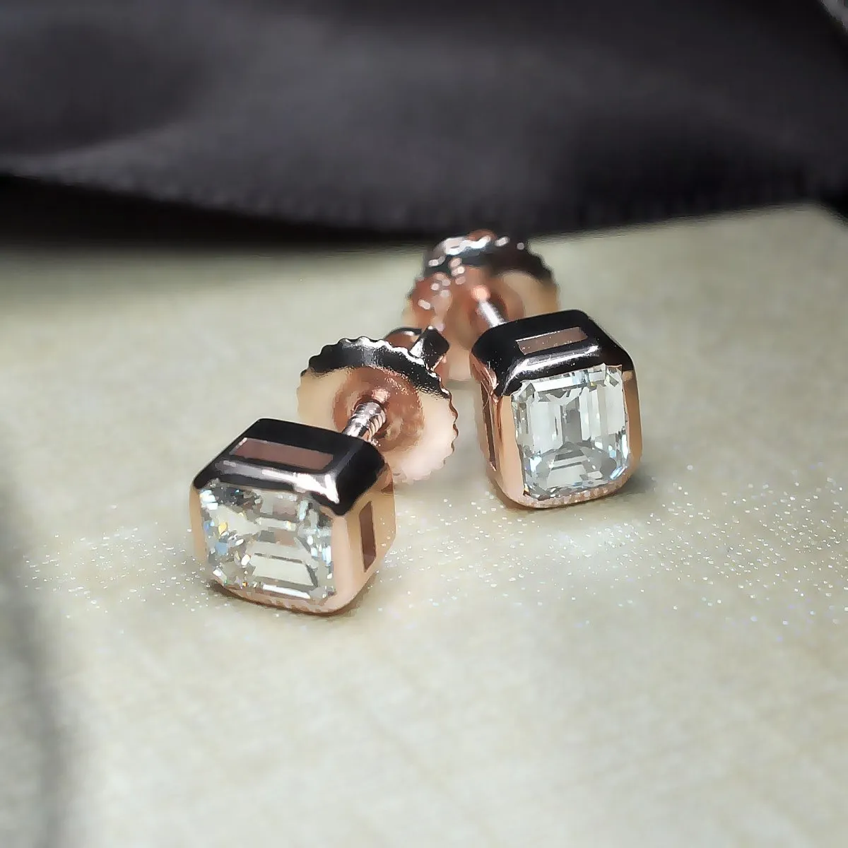 0.25-2.00 CT Emerald Cut Diamonds - Stud Earrings