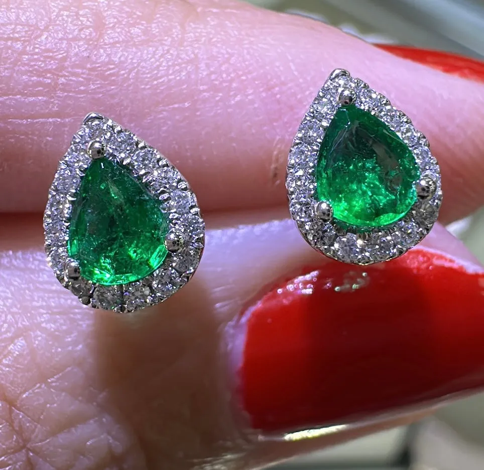 0.66carat Pear Shape Green Emerald Diamond Stud Earrings