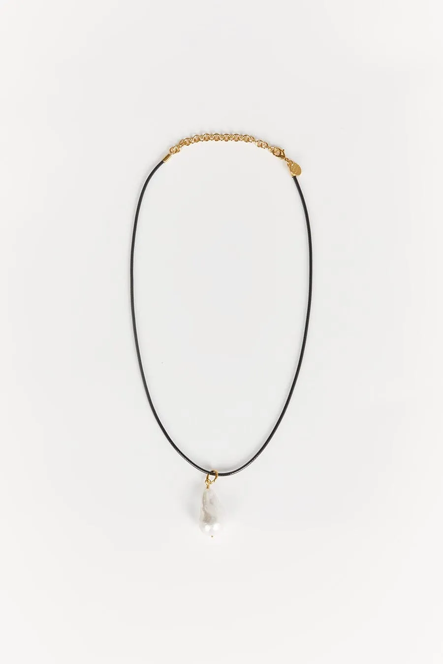 AMBER SCEATS INES PEARL NECKLACE