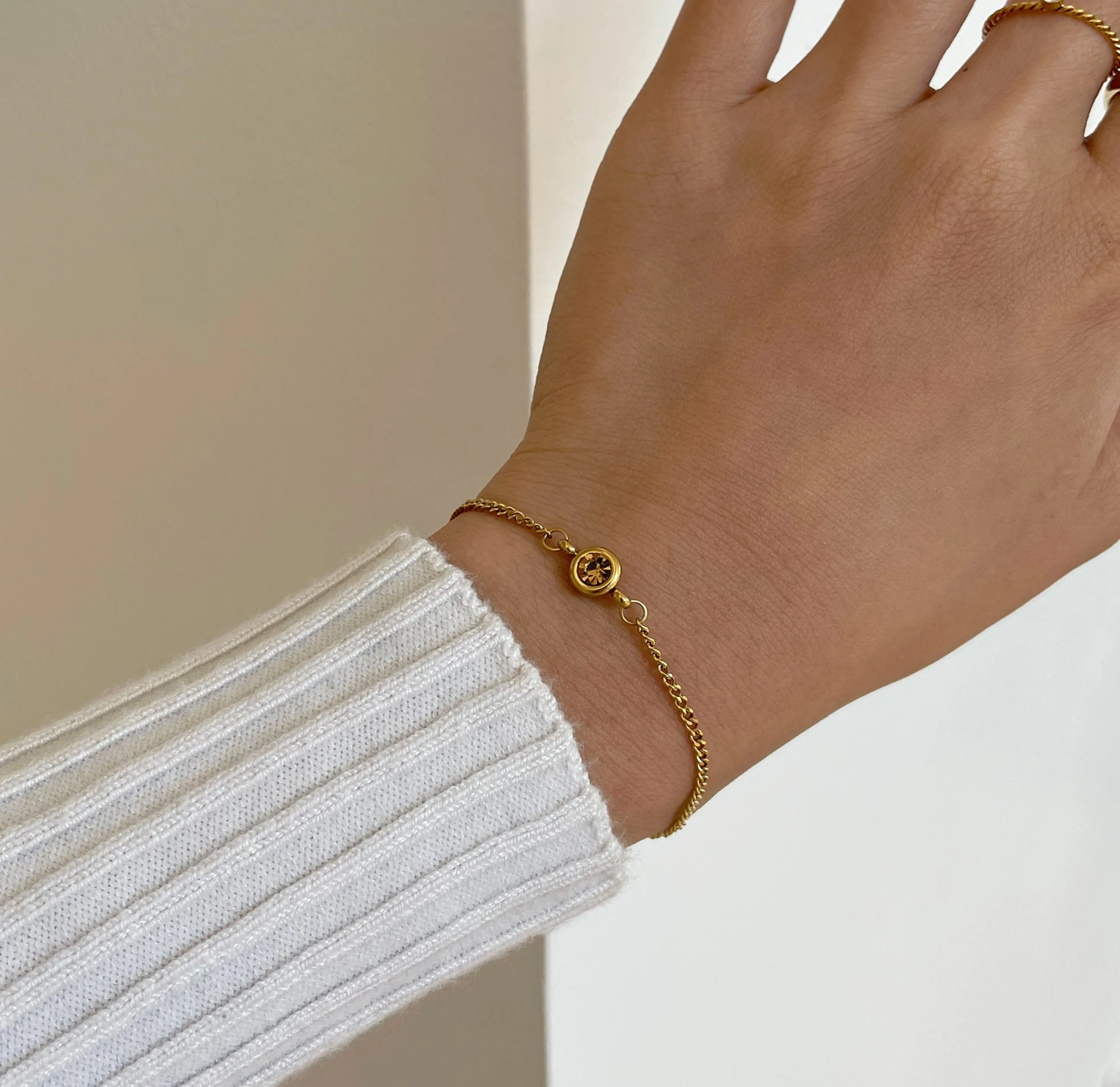 DELILAH GOLD DAINTY CITRINE BIRTHSTONE BRACELET - NOVEMBER