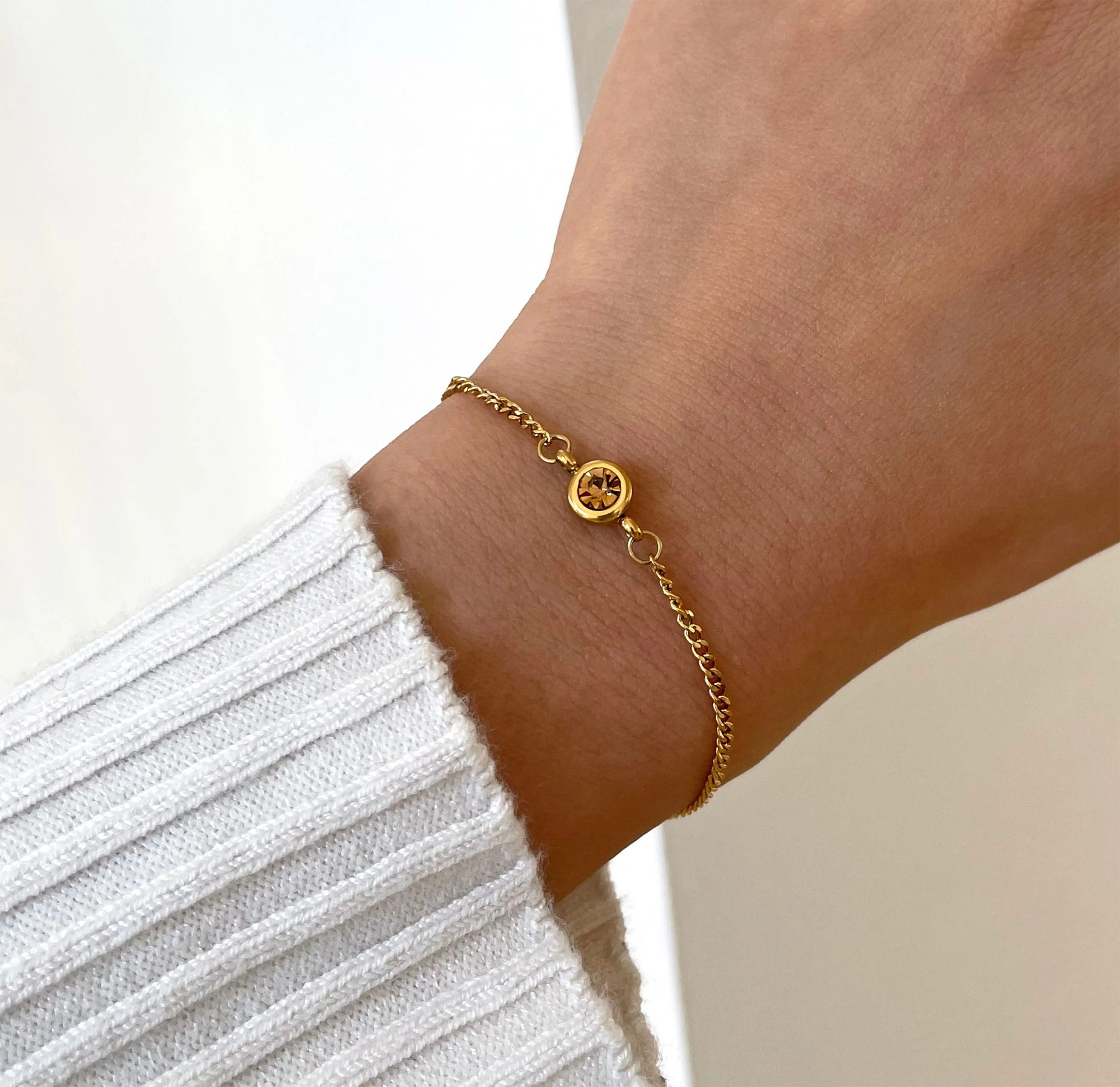 DELILAH GOLD DAINTY CITRINE BIRTHSTONE BRACELET - NOVEMBER