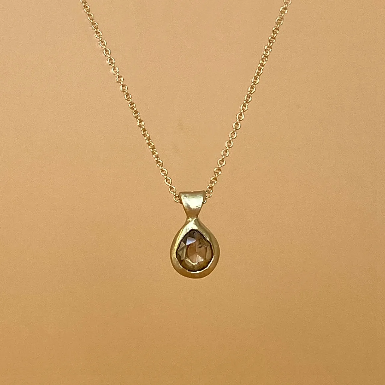 Drop diamond slice necklace