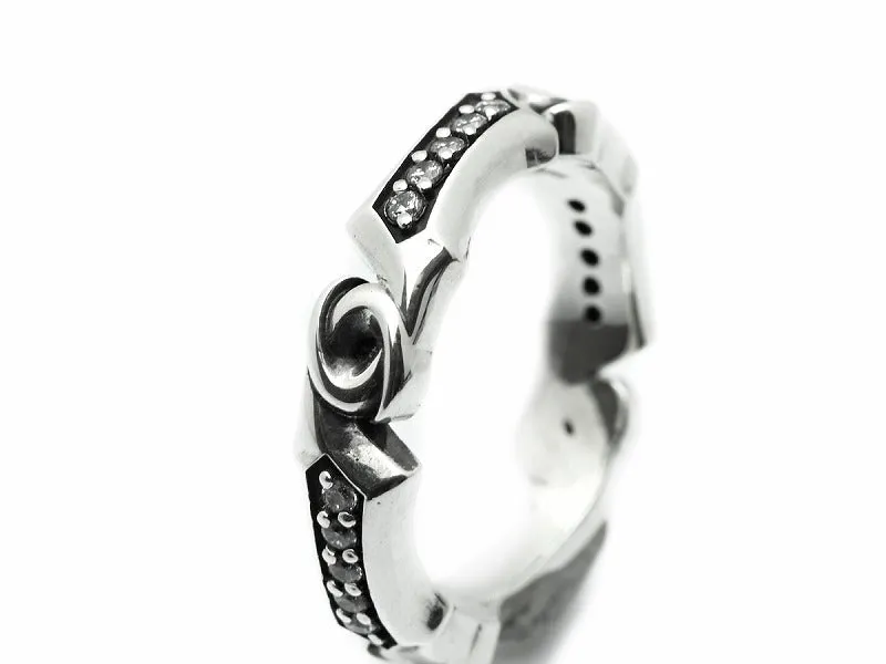 Entangled Flag Ring