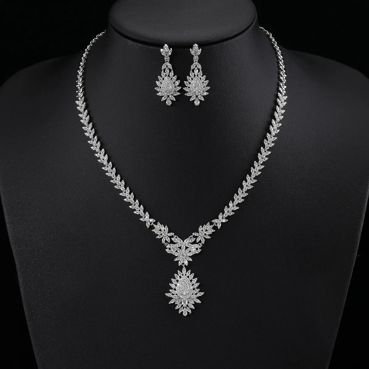 Fashion 2Pcs Cubic Zirconia Bridal Wedding Necklace and Pendant Earrings Jewelry Set Bridal Wedding Accessories CN11045