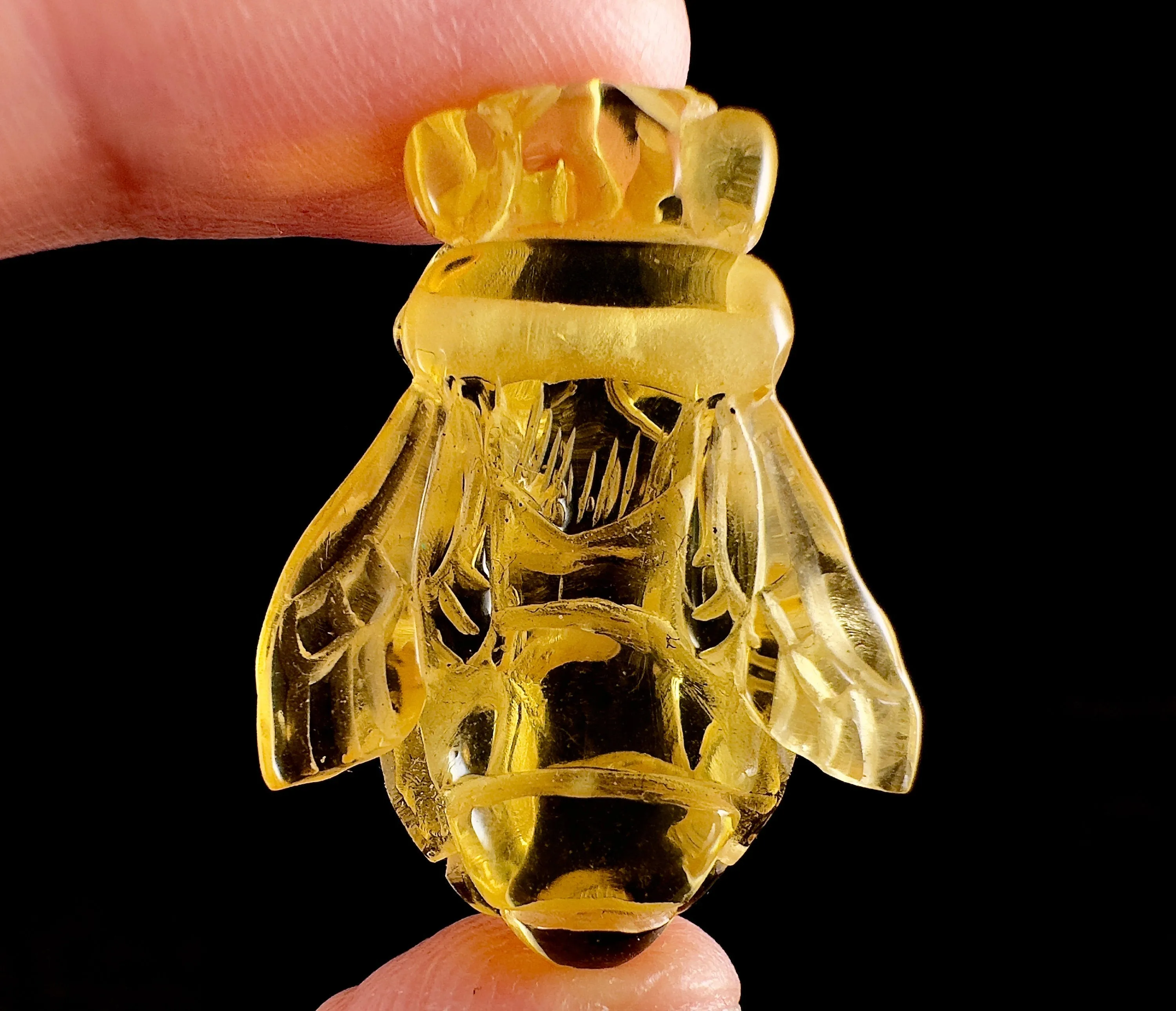 Honey AMBER Bee Pendant - Crystal Carving, Crystal Pendant, Handmade Jewelry, Healing Crystals and Stones, 54365