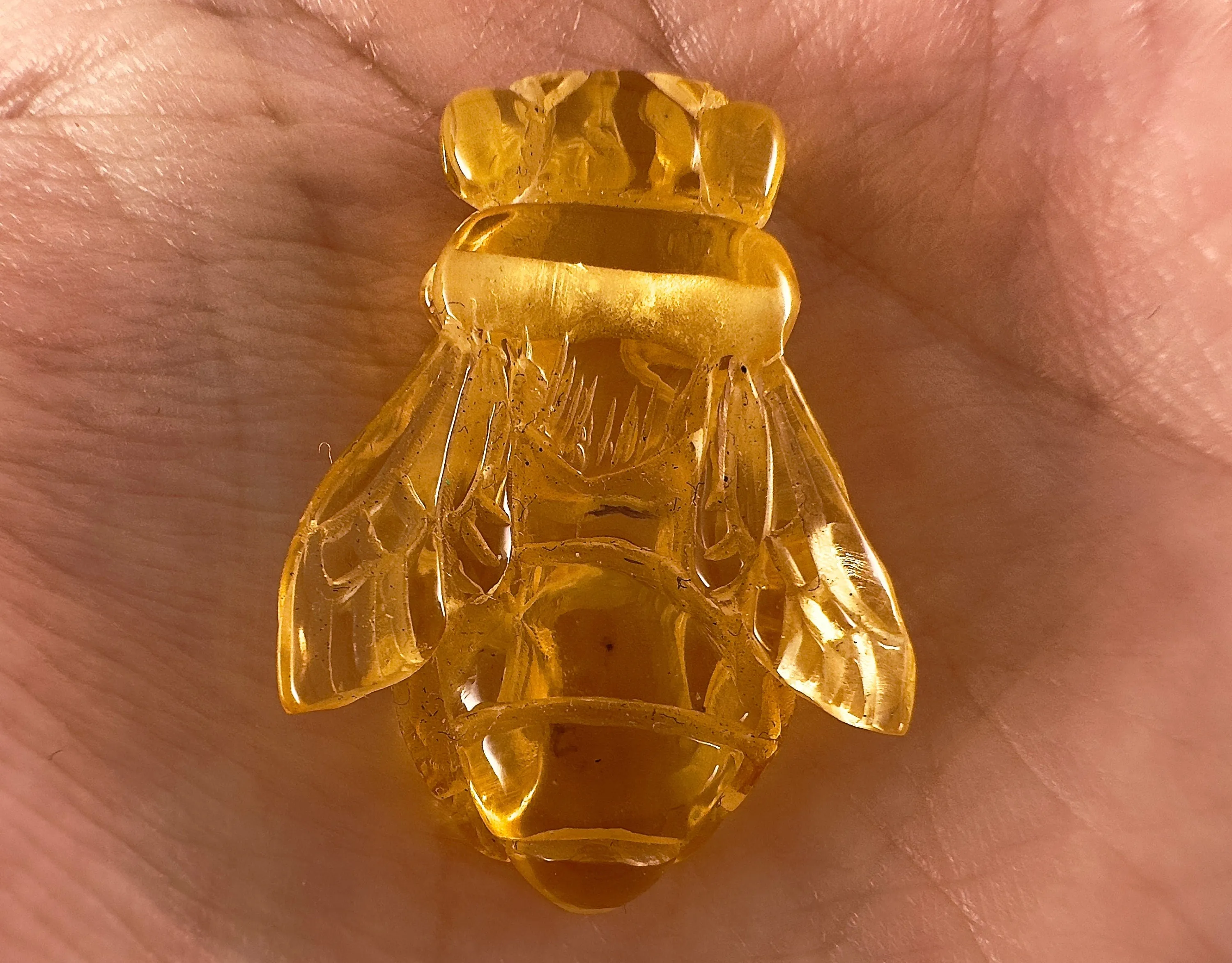 Honey AMBER Bee Pendant - Crystal Carving, Crystal Pendant, Handmade Jewelry, Healing Crystals and Stones, 54365