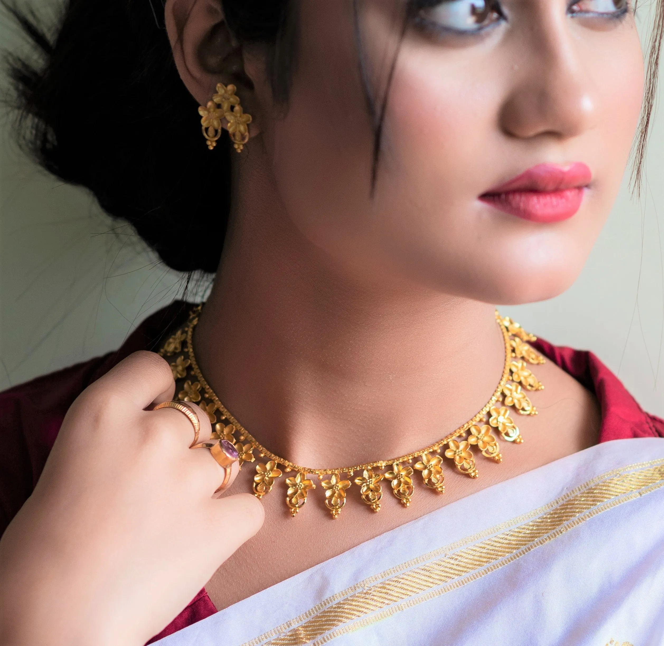 Mandira - Small Necklace Set