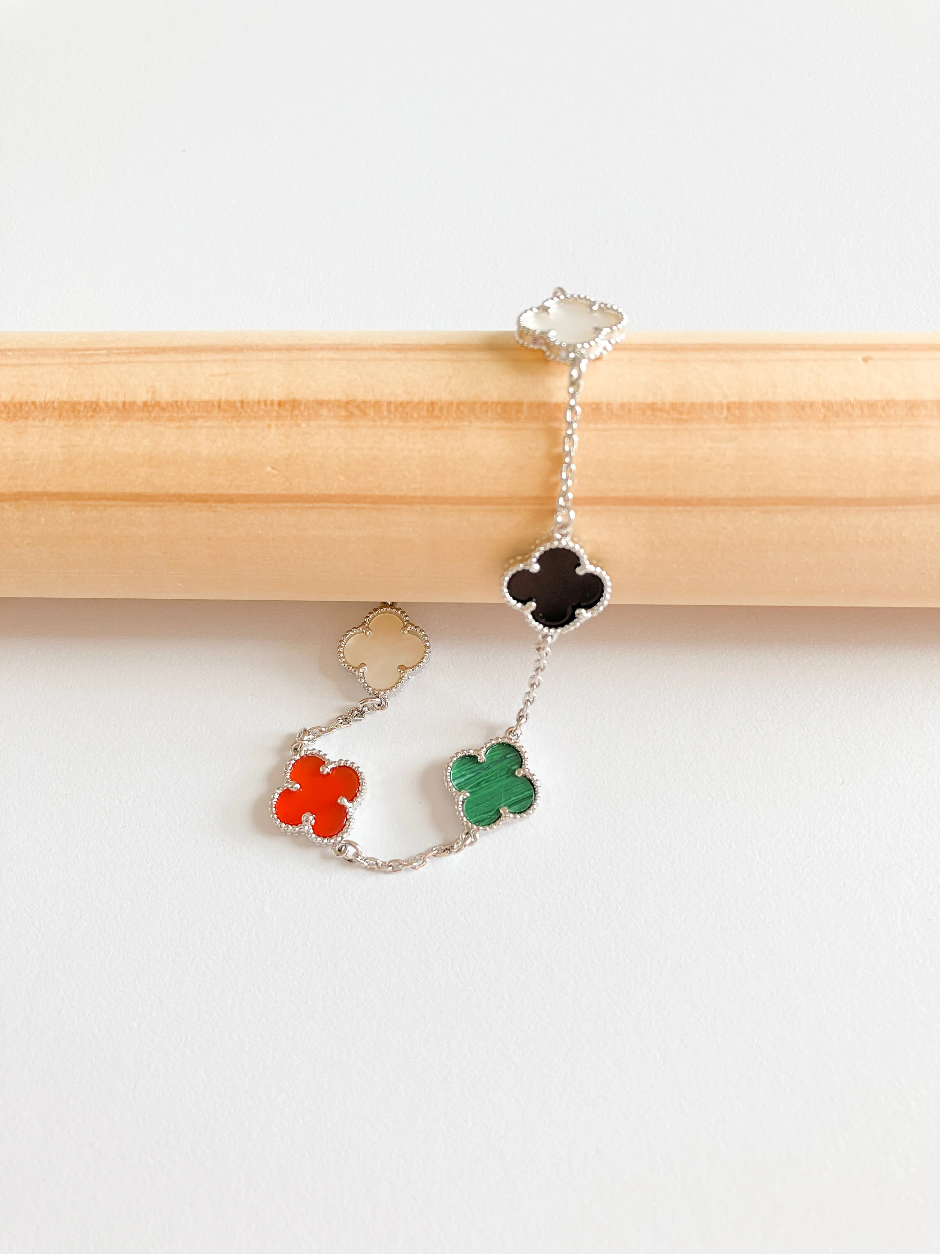 Onyx, Carnelian, Malachite and Mother of Pearl Quatrefoil Bracelet in Silver