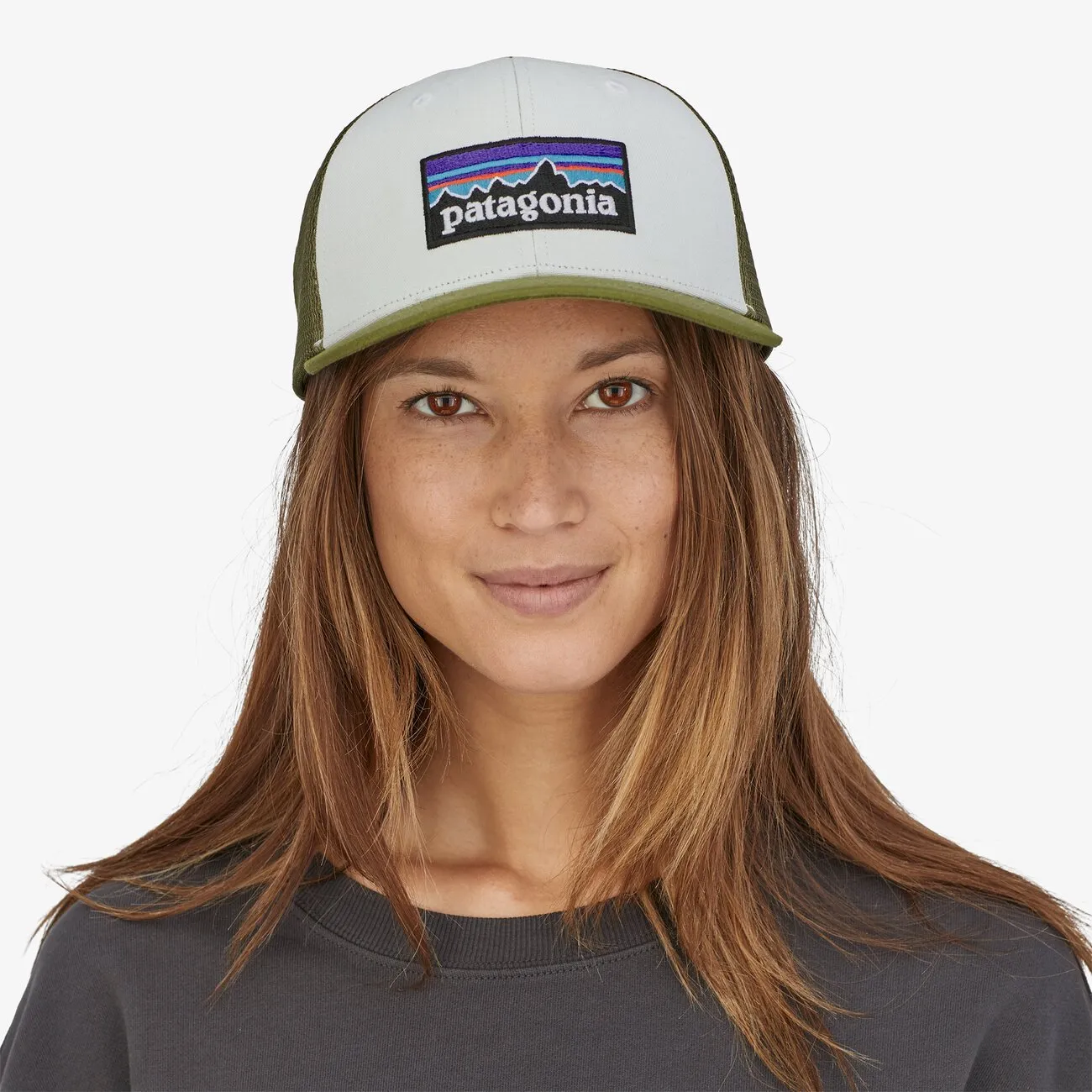 PATAGONIA P6 LOGO TRUCKER HAT