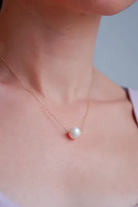 SNOWBALL NECKLACE