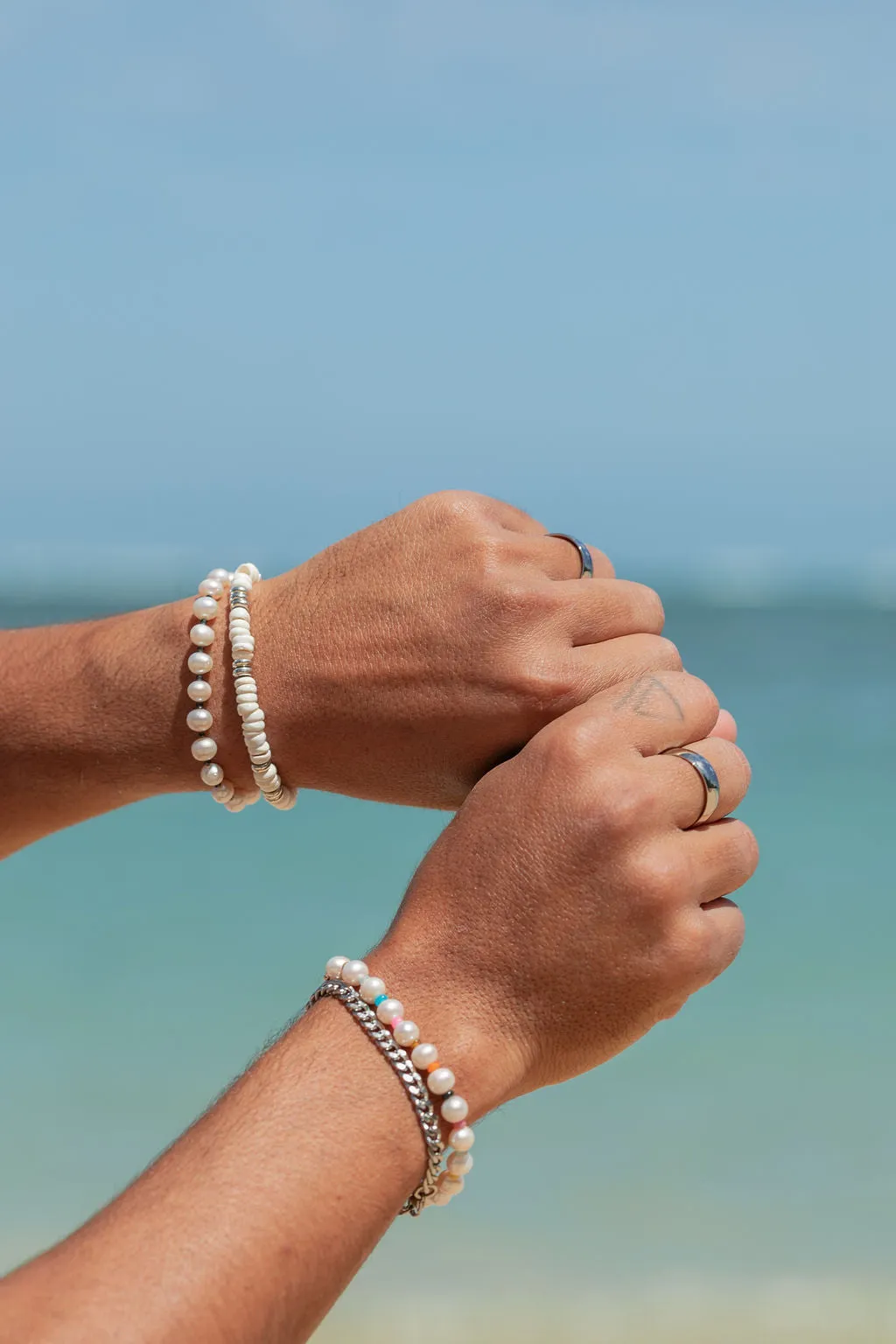 Stretchy Unisex White Puka Shell Bracelet - Ikaika