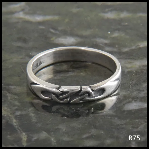 Trinity Knot Ring in Silver