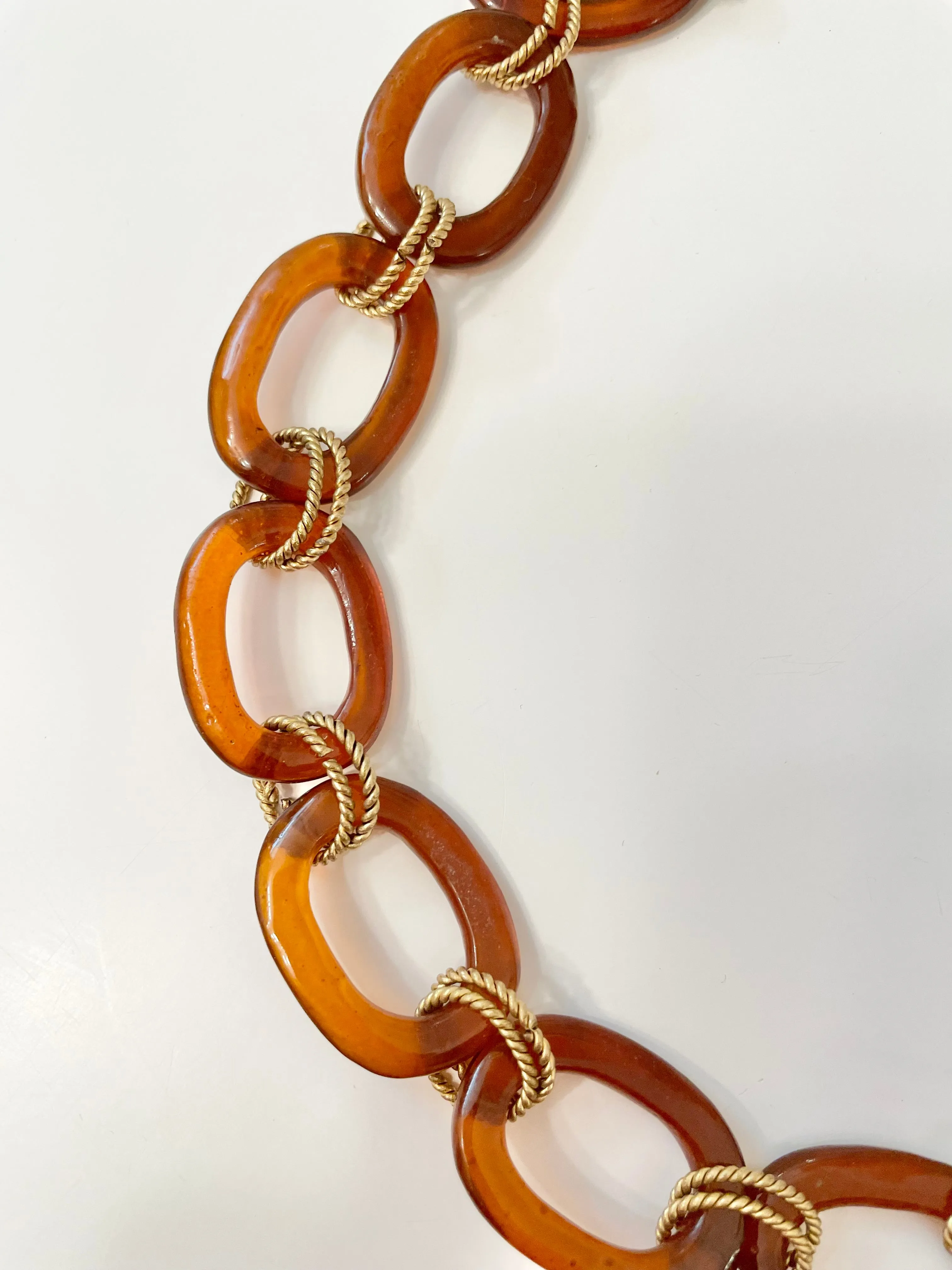 Vintage 1970's classy amber lucite chainlink necklace.... so chic