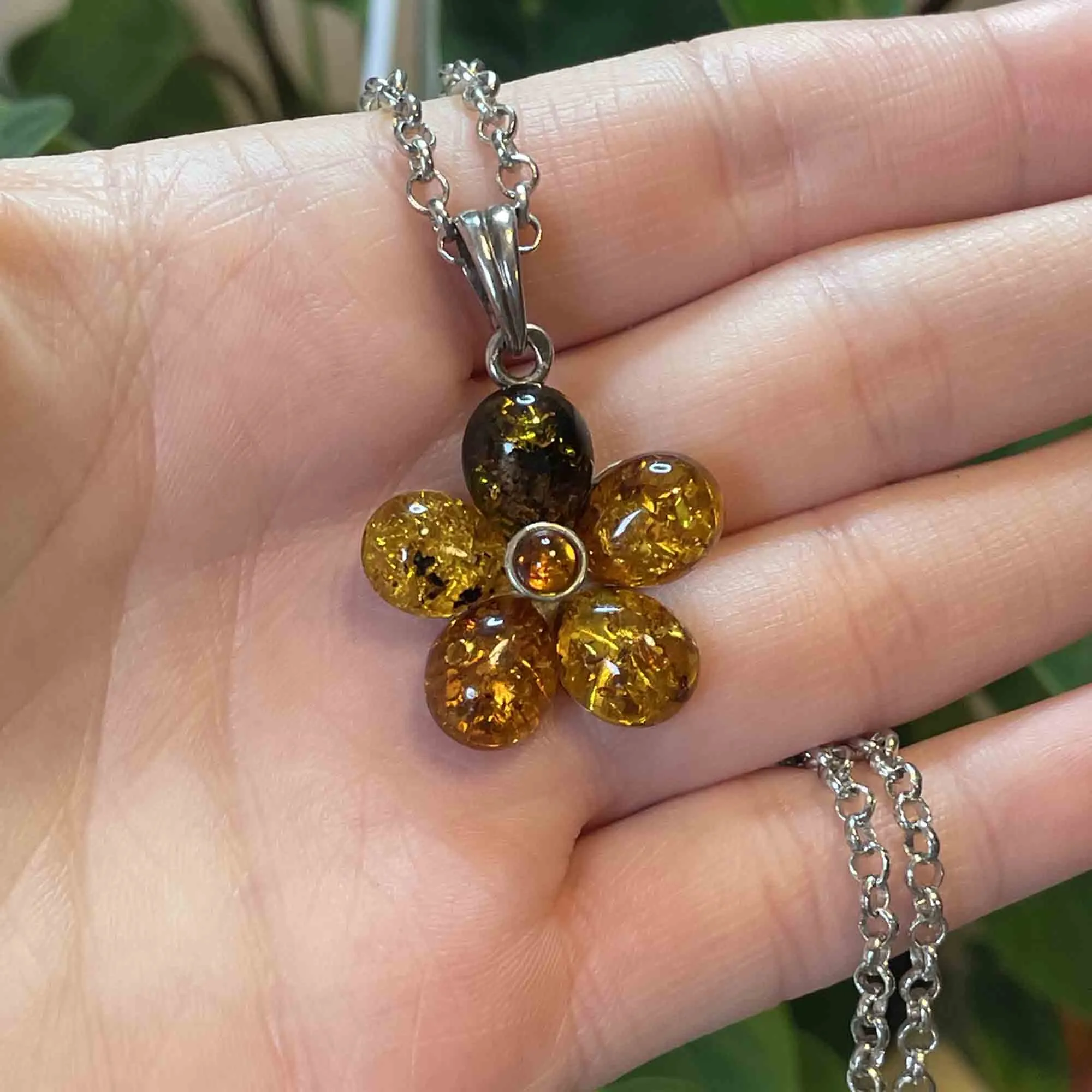 Vintage Silver Floral Amber Pendant Necklace