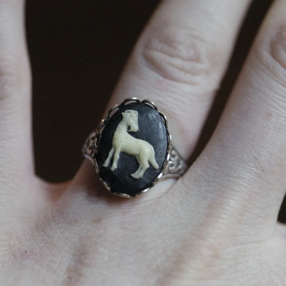 Vintage Zodiac Cameo Ring - Aries