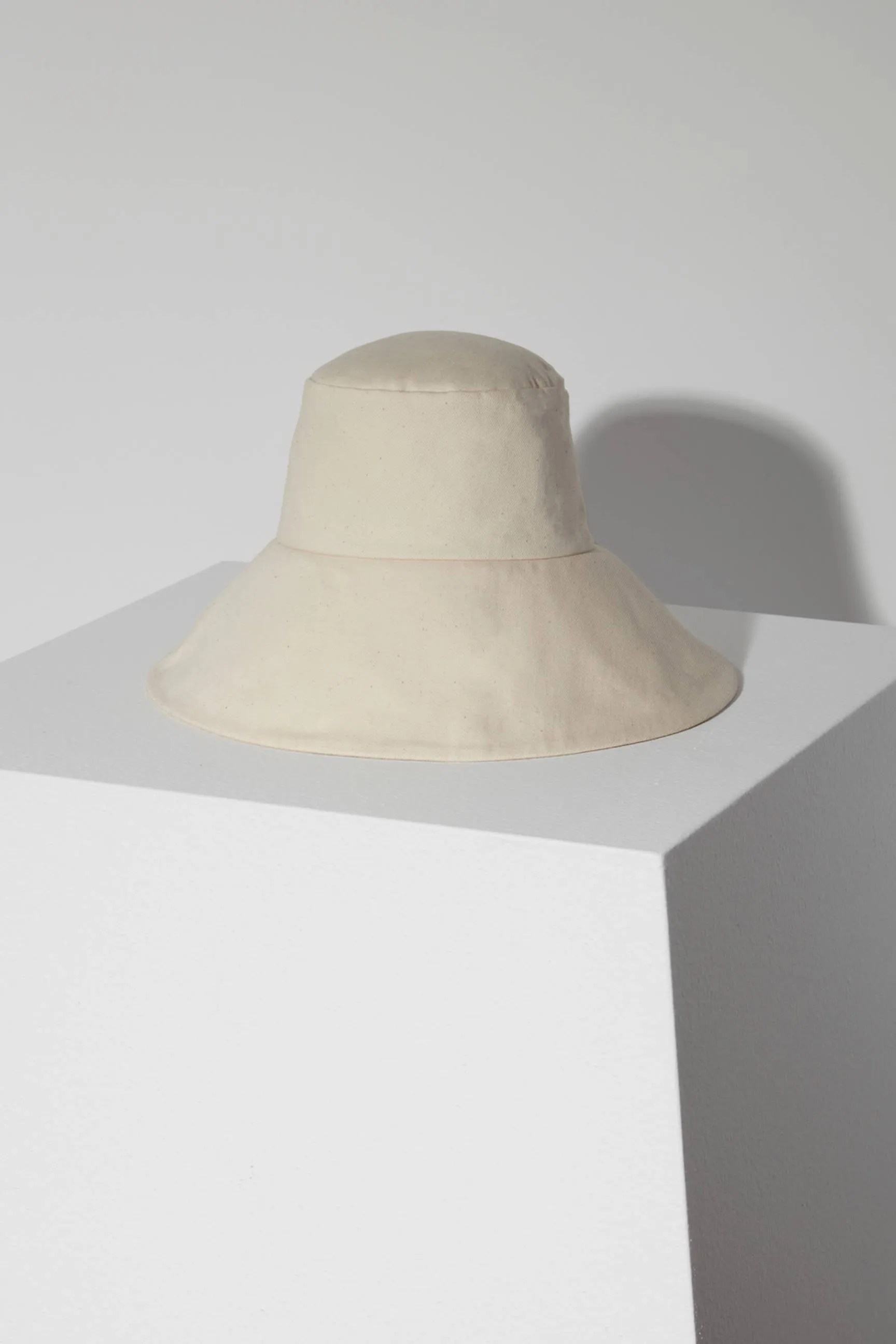 Walker Bucket Hat in Off White