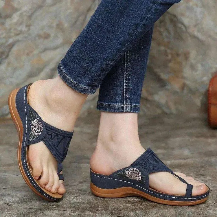 Women flower embroidery ring toe wedge heel flip flops