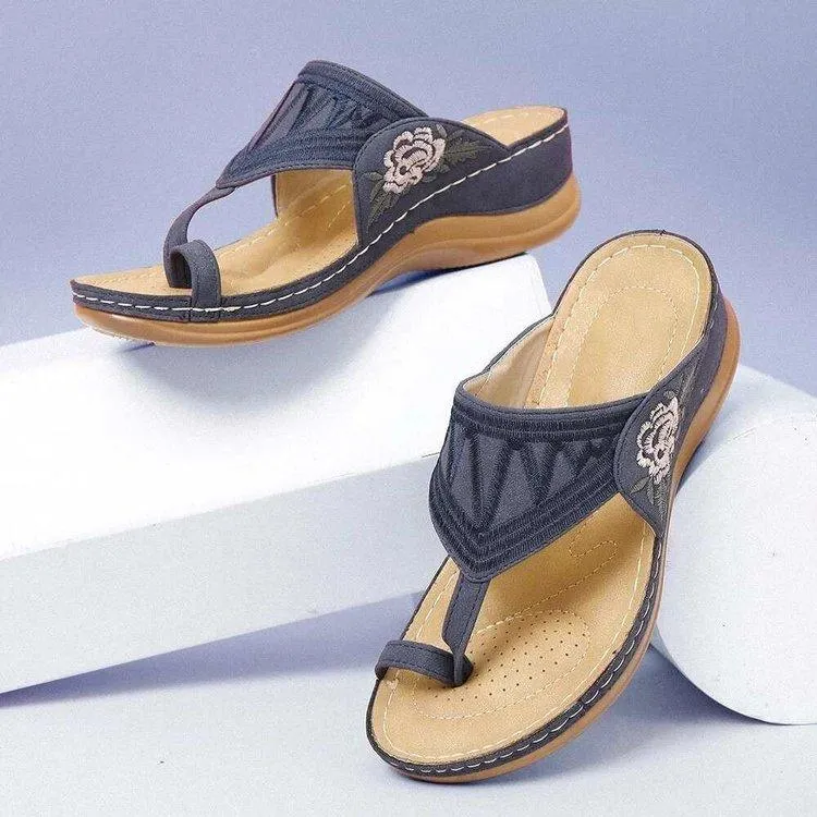 Women flower embroidery ring toe wedge heel flip flops